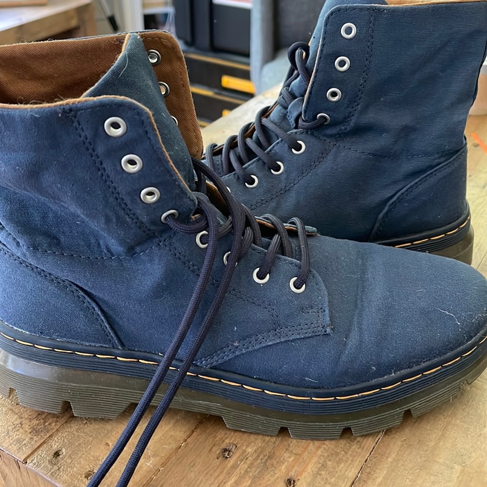 Canvas dr martens